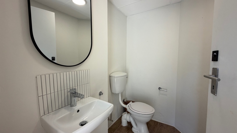 To Let Commercial Property for Rent in Somerset West Western Cape